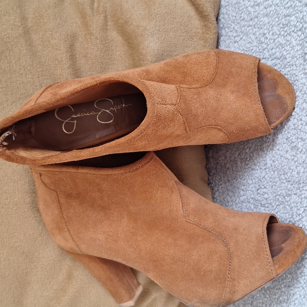 Jessica Simpson JP-Vera2 Rust Color Suede Peep Toe Heels!